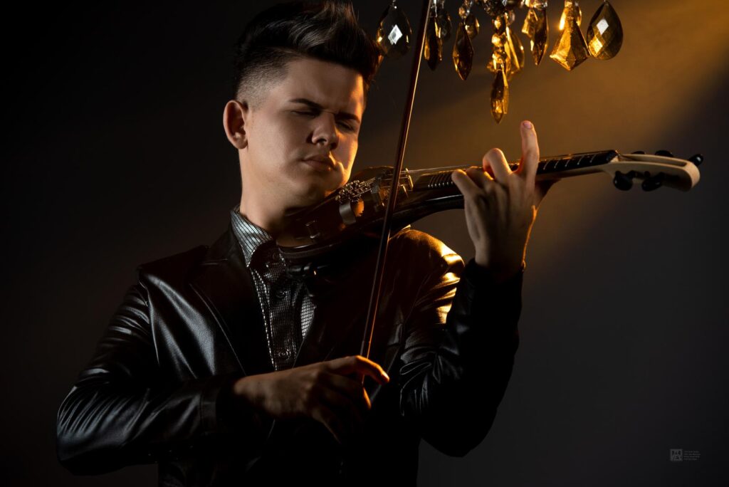 Miami Violinist Violinista de Miami Marcos del Risco