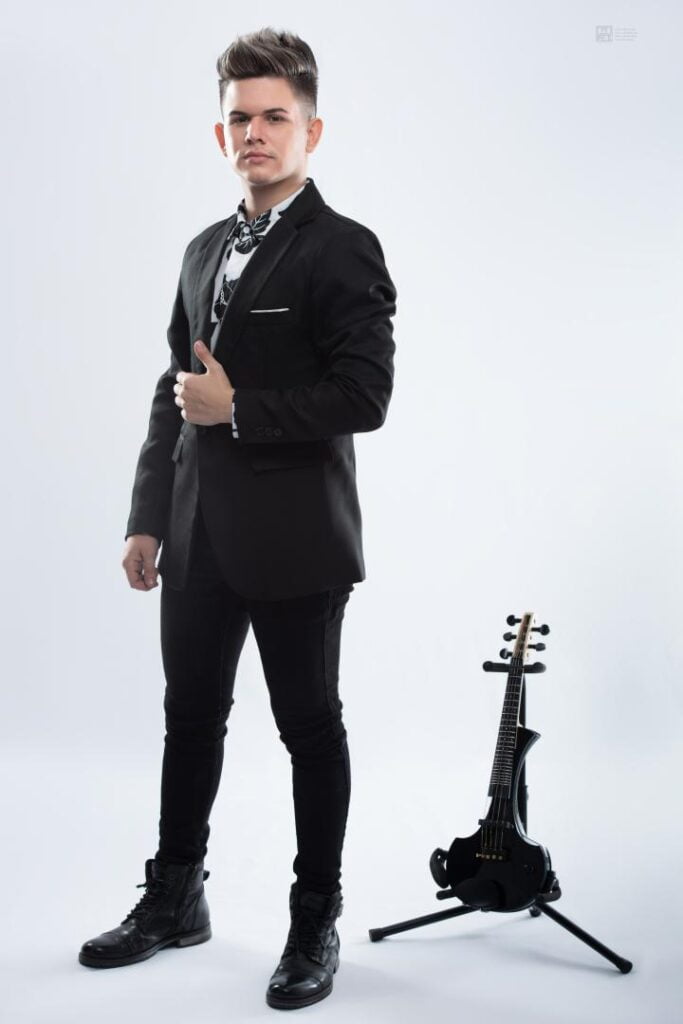 Miami Violinist Marcos del Risco Violinista de Miami