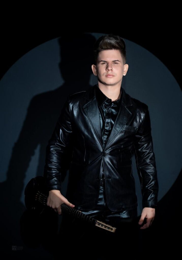 Miami Violinist Marcos del Risco Violinista de Miami