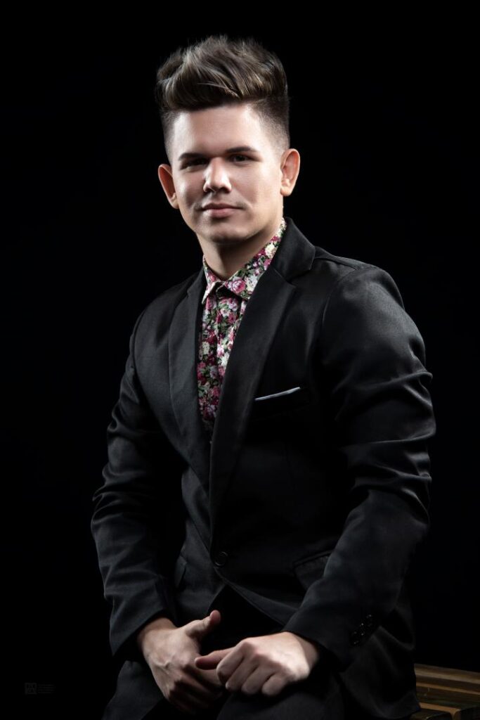 Miami Violinist Marcos del Risco Violinista de Miami