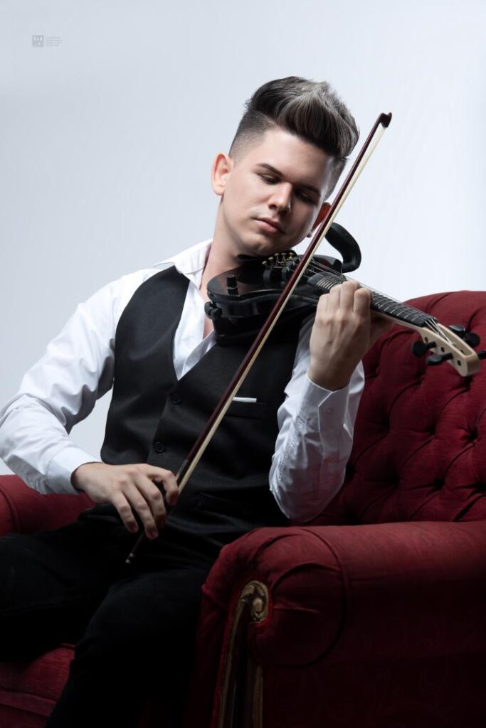 Miami Violinist Marcos del Risco Violinista de Miami